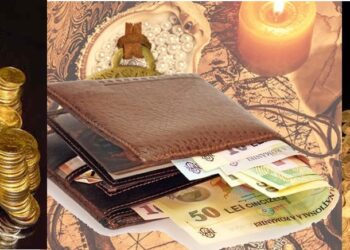 Dacă vreți să aveți parte de bani, țineți în portofel o bancnotă de 100 de lei