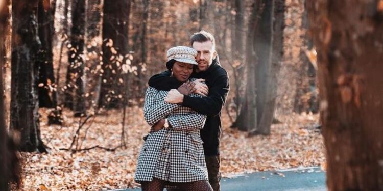 Blândă ca o pisică, dar când o enervezi scoate ghearele. Cu cine s-a bătut iubita lui Florin Ristei