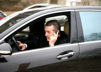 Gigi Becali a avut accident de mașină