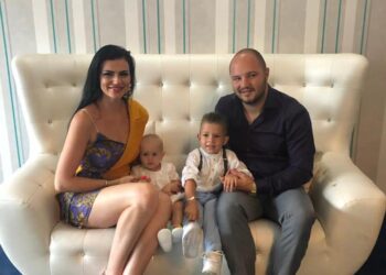 O celebră prezentatoare a divorțat, apoi și-a pus silicoane. Nimeni nu cunoaște motivul