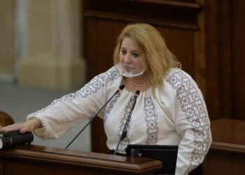 Războiul din Ucraina a distrus viețile a milioane de oameni. Ce face Diana Șoșoacă în timp ce alții suferă