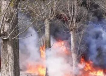 Incendiu puternic în Arad. Totul a fost provocat de un copil de 11 ani