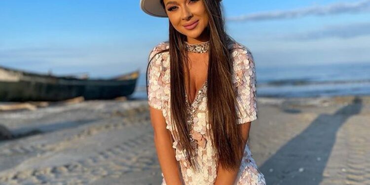 E cu adevărat incredibil cum arăta Vlăduța Lupău înainte de intervențiile estetice. Nimeni nu o va recunoaște