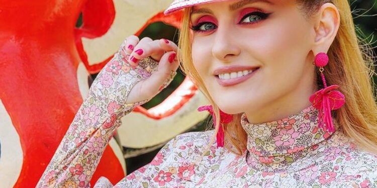 Alina Sorescu i-a dat fostului soț prima palmă. Lângă ce bărbat celebru s-a fotografiat