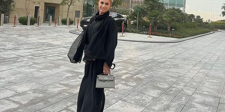 Anamaria Prodan s-a hotărât. Va renunța la toate amintirile cu Reghecampf