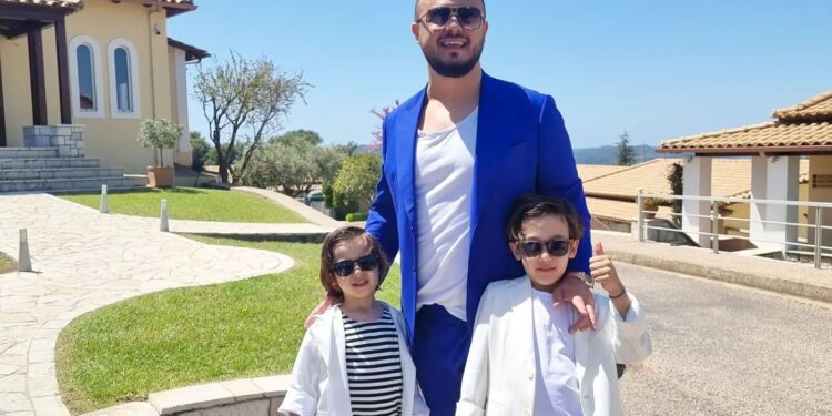 Gabi Bădălău a dat cu stângul în dreptul. I-a dat târcoale unei frumuseți, în timp ce era cu Bianca Drăgușanu