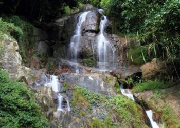 O româncă și-a găsit sfârșitul în Thailanda în timp ce încerca să își facă fotografii cu o cascadă