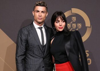 Cristiano Ronaldo încearcă să treacă peste drama pricinuită de pierderea fiului. A postat prima fotografie cu bebelușa