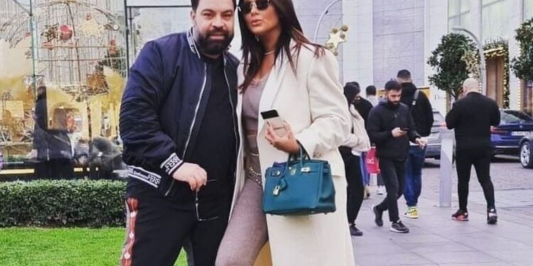 Salam le-a cerut iertare prietenilor. Acesta e motivul pentru care nu vrea să facă nuntă mare
