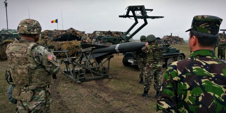 Românii, din ce în ce mai interesați de stagiul militar. Le e frică de război
