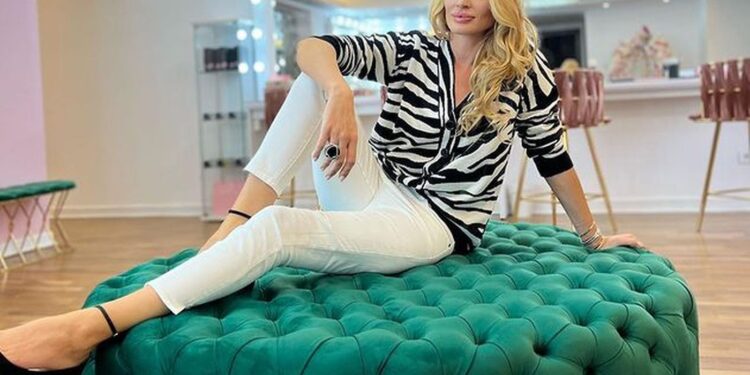 Valentina Pelinel le dă peste nas cârcotașilor. A spus abia acum ce a făcut cu Borcea