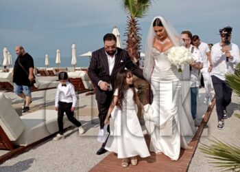 Florin Salam și Roxana Dobre le-au impus dress code invitaților la nuntă. Mireasa a strălucit