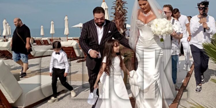 Florin Salam și Roxana Dobre le-au impus dress code invitaților la nuntă. Mireasa a strălucit