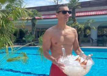 Mircea Badea îl ironizează pe George Buhnici. Ce spune celebrul prezentator