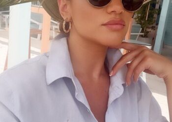 Claudia Pătrășcanu din nou în scandal cu familia lui Bădălău. „Au decis că trebuie să-mi aud copiii doar în prezența lor, le-a fost tras telefonul din mână”