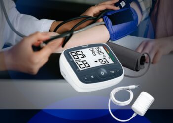 Greșeala majoră pe care o fac românii atunci când își măsoară tensiunea. Un medic reputat explică totul clar