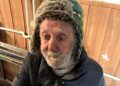 Povestea emoţionantă a unui bătrân. A muncit o viață întreagă, iar acum doarme prin gară: ”Mă doare sufletul”