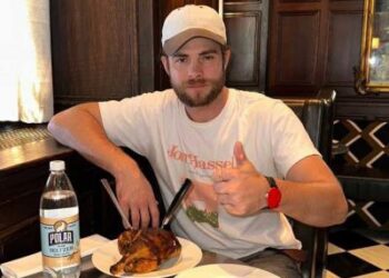 Alexander Tominsky a mâncat, timp de 40 de zile, doar pui rotisați. Motivul din spatele deciziei + Ce a pățit după această perioadă