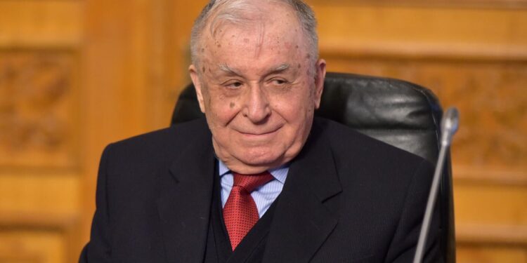 Care este, de fapt, starea de sănătate a lui Ion Iliescu. Un apropiat a ”dat din casă”