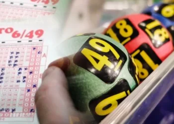 O femeie a câștigat marele premiu la loto! Primul lucru făcut după încasarea banilor