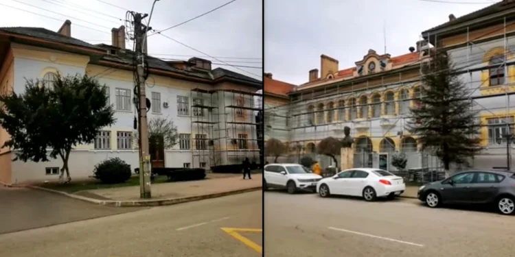 Panică la Primăria Hunedoara! Un muncitor a căzut de pe acoperiș