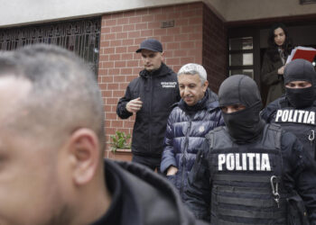 Câţi bani plătea Dan Diaconescu pentru relaţii intime cu minore. Fostul patron de la OTV, filmat în ipostaze compromiţătoare şi şantajat