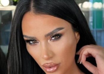 FOTO Cum arată Daniela Crudu însărcinată în 8 luni. Fosta asistentă TV așteaptă cu nerăbdare să își țină fetița în brațe