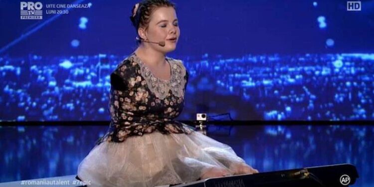 „Pentru mine e o normalitate să mă descurc cu picioarele”.  Lorelai n-ar vrea să se schimbe. Tânăra s-a învățat fără mâini și nu vrea să fie altfel