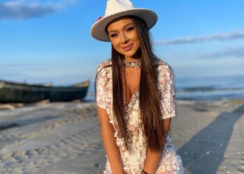 Vlăduța Lupău are o casă spectaculoasă. Cum arată dormitorul artistei