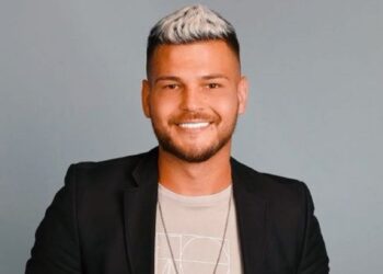 Răzvan Botezatu are un iubit gelos și nu e de acord cu aparițiile sale. „M-a închis în casă și a luat cheia”