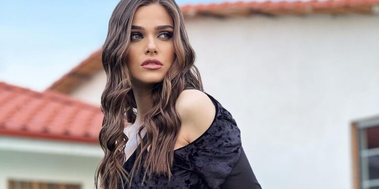 Theo Rose a slăbit spectaculos după ce a născut! Câte kilograme a pierdut artista