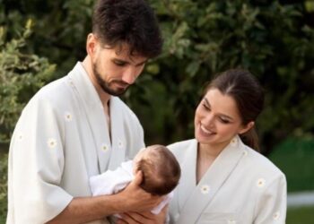 Cum a fost ajutată Theo Rose de Smiley și Gina Pistol, după ce a devenit mamă