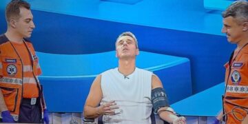 Motivul pentru care Mircea Badea a avut nevoie de Ambulanță, live, în emisiunea de la Antena 3. Ce a pățit